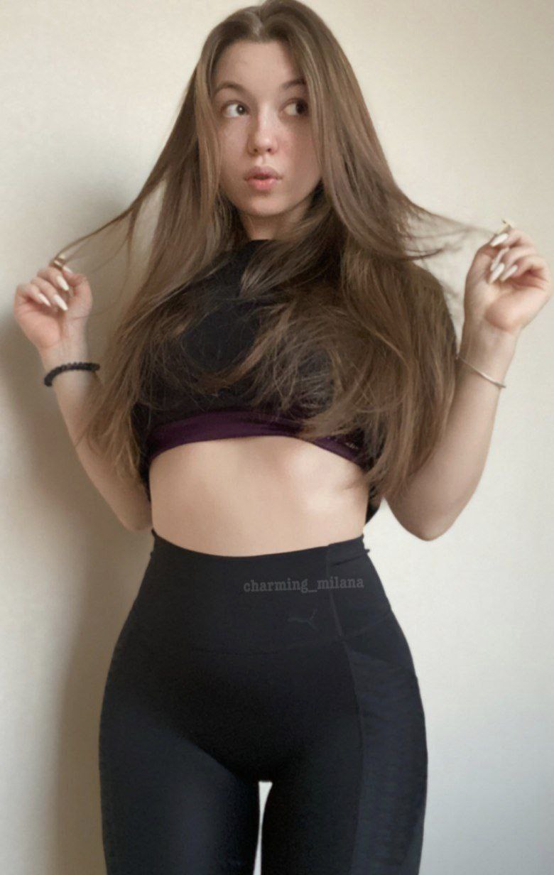 【Cuckold】 I was just chilling with her... Her handjob made my dick crazy.
